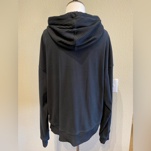 Champion Super soft fleece rib knit Hoodie Black Logo on sleeve Sz Medium - Picture 9 of 10